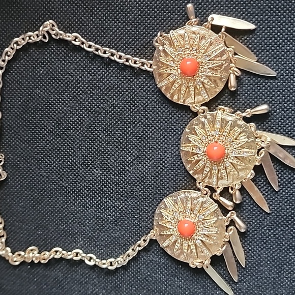 Elegant Gold Toned and Orange Stone Necklace....mesures 19 Inches - Picture 6 of 6
